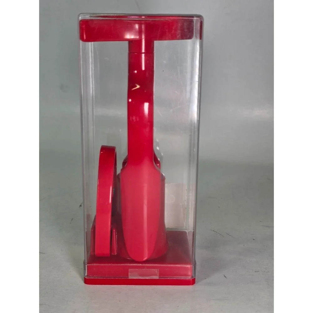 Le Creuset item that